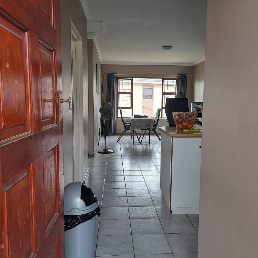 2 Bedroom Property for Sale in Whispering Pines Western Cape